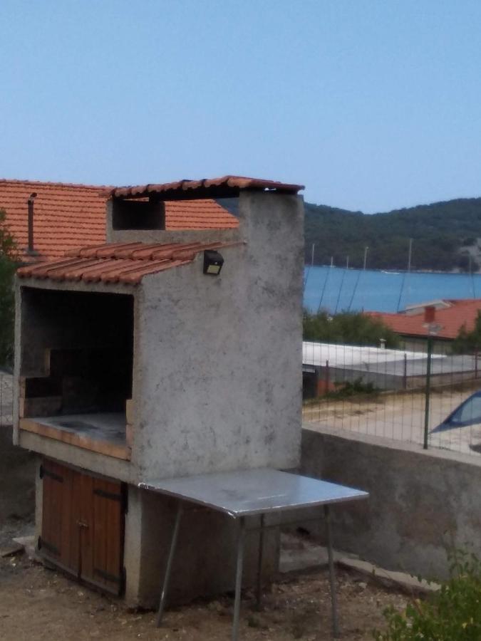 House " Bond " Villa Tisno Exterior foto
