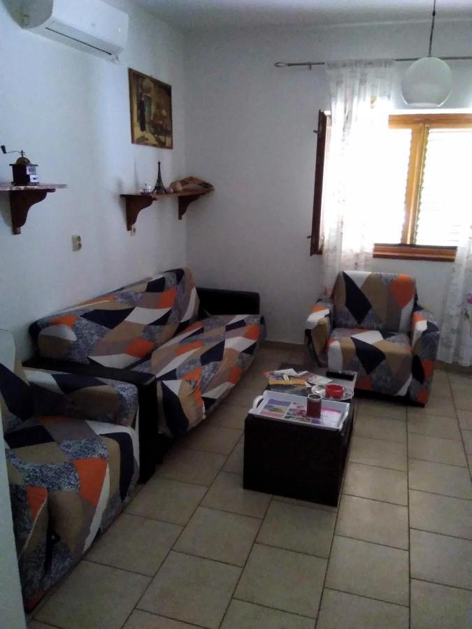 House " Bond " Villa Tisno Exterior foto
