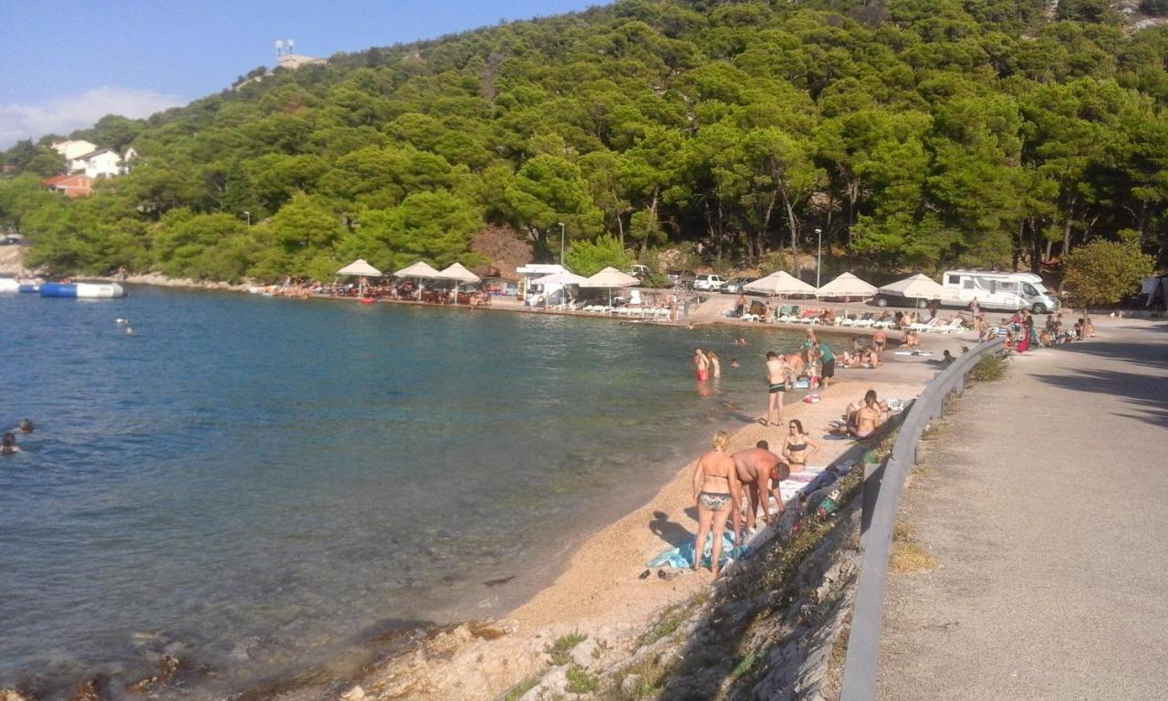 House " Bond " Villa Tisno Exterior foto